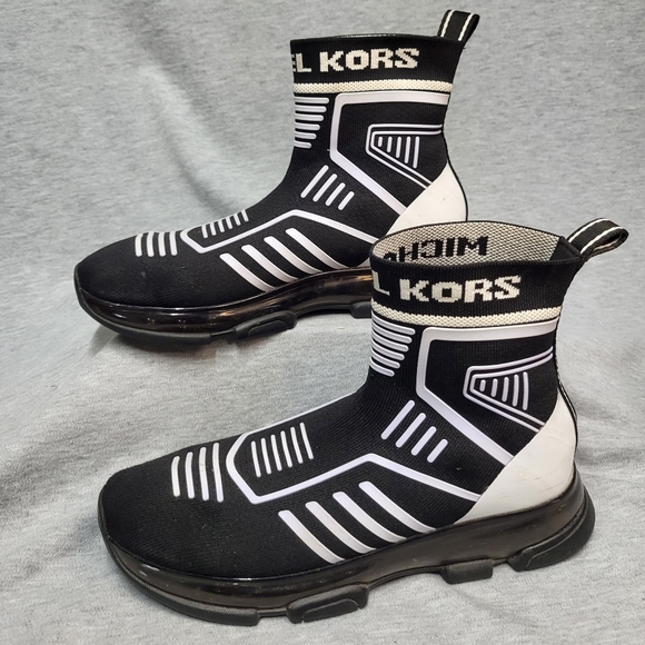 Michael Kors Kendra Bootie Size 7. - Picture 1 of 6